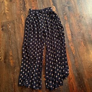 Billabong Navy Floral Pleated Wide-Leg Pants medium